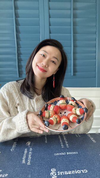 Crafting_Strawberry_Snowmen__A_Delightful_Treat_Introduced_by_CGTN_s_Xu_Li video poster