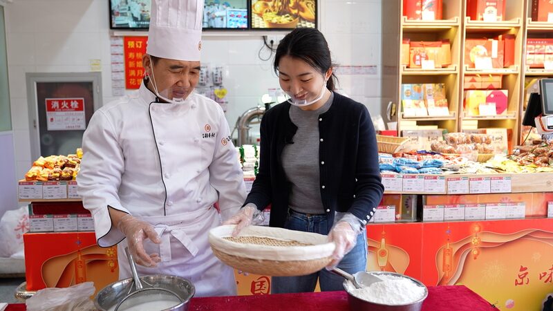 Crafting_Tangyuan_and_Yuanxiao__Traditional_Festive_Snacks_of_China_s_Lantern_Festival_poster - Khabar Asia Crafting_Tangyuan_and_Yuanxiao__Traditional_Festive_Snacks_of_China_s_Lantern_Festival video poster