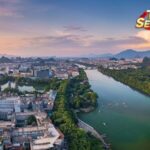 Discover_the_Enchanting_Xiangshan_Scenic_Area_in_Guilin video poster