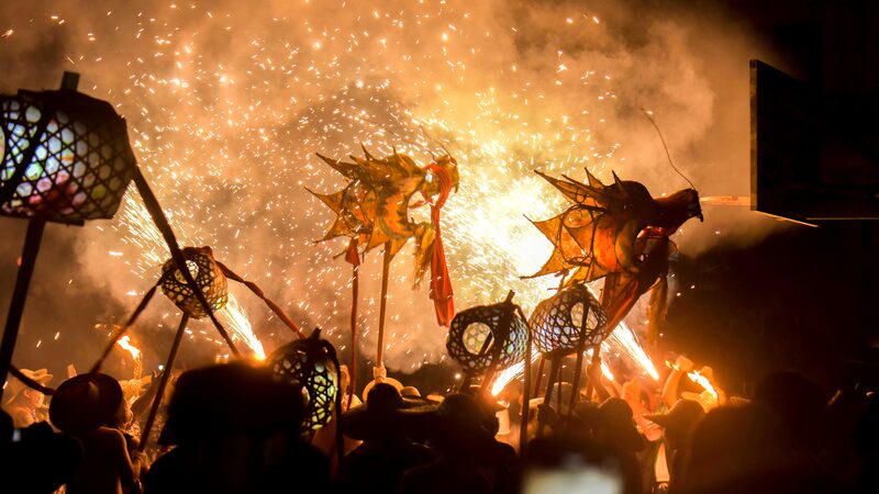 Dragon_Bombing_Festival_Illuminates_Guizhou_s_Night_in_Hongsha_Village - Khabar Asia Dragon_Bombing_Festival_Illuminates_Guizhou_s_Night_in_Hongsha_Village