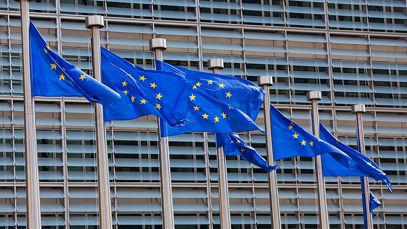 EU_Criticizes_U_S__Tariffs__Vows_to__Respond_Firmly__if_Targeted - Khabar Asia EU_Criticizes_U_S__Tariffs__Vows_to__Respond_Firmly__if_Targeted