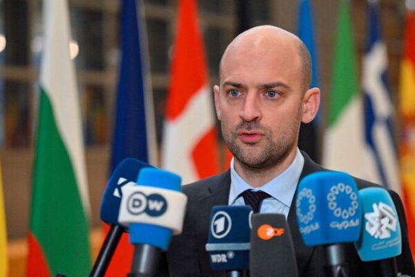 EU_and_France_Prepare_Response_to_Trump_s_New_Steel_and_Aluminum_Tariffs