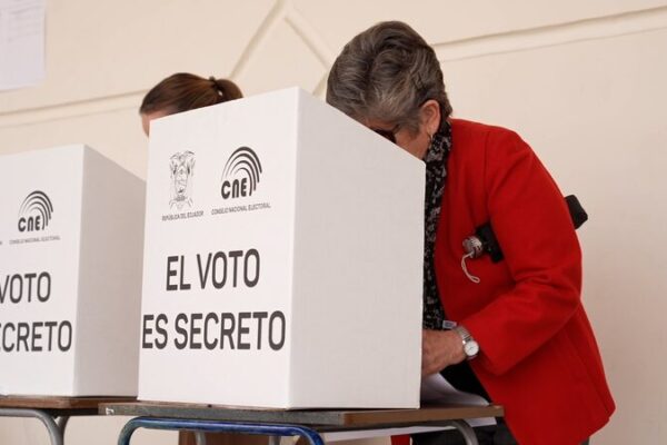 Ecuador’s Presidential Election to Proceed to Runoff Amid Tight Vote Ecuador_s_Presidential_Election_to_Proceed_to_Runoff_Amid_Tight_Vote video poster