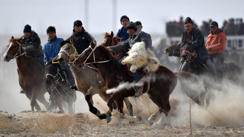 Excitement_Peaks_at_Xinjiang_s_Traditional_Sports_Festival