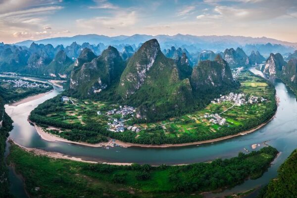 Explore Guilin: Real-Life Landscapes Behind Chenyu Vale and Kashyyyk Planet Explore_Guilin__Real_Life_Landscapes_Behind_Chenyu_Vale_and_Kashyyyk_Planet video poster
