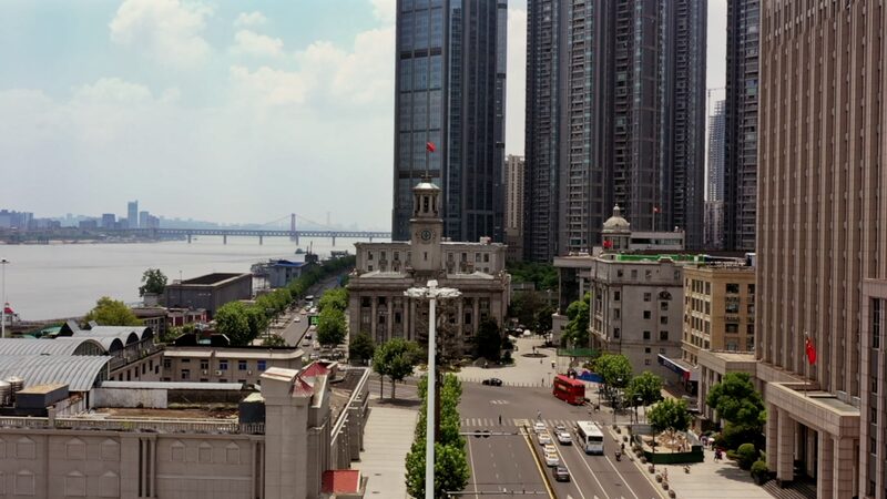 Exploring_Jianghan_Road__Wuhan_s_Historic_and_Vibrant_Shopping_Hub video poster