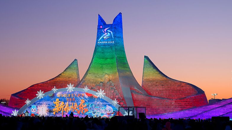 Harbin_Ice_and_Snow_World_Shines_Bright_as_a_Winter_Wonderland - Khabar Asia Harbin_Ice_and_Snow_World_Shines_Bright_as_a_Winter_Wonderland