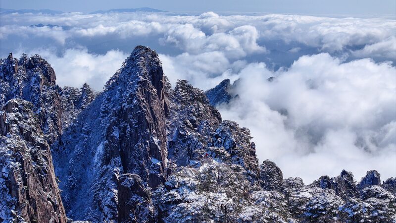 Huangshan_Mountain_Transforms_with_Snowfall__Showcasing_Anhui_s_Natural_Beauty - Khabar Asia Huangshan_Mountain_Transforms_with_Snowfall__Showcasing_Anhui_s_Natural_Beauty