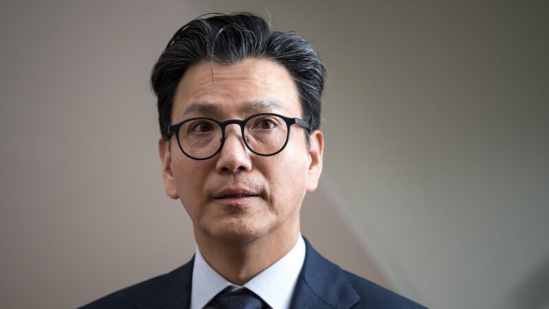 ISU_President_Kim_Jae_youl_Visits_CGTN_Sports_Studio_at_Harbin_s_Asian_Winter_Games_poster - Khabar Asia ISU_President_Kim_Jae_youl_Visits_CGTN_Sports_Studio_at_Harbin_s_Asian_Winter_Games video poster