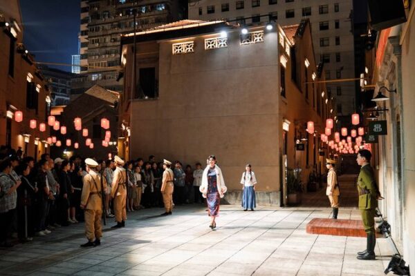 Immersive Mystery Theater Brings 1938 Wuhan to Life at Baoyuanli Immersive_Mystery_Theater_Brings_1938_Wuhan_to_Life_at_Baoyuanli video poster