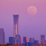 Lantern_Festival_Illuminates_the_Night_with_Tradition_and_Lunar_Beauty