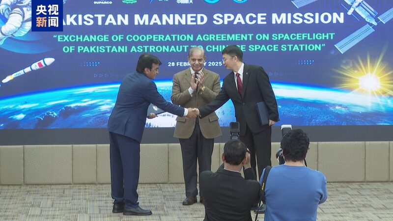 Pakistan_and_China_Agree_to_Send_First_Pakistani_Astronaut_to_Space_Station - Khabar Asia Pakistan_and_China_Agree_to_Send_First_Pakistani_Astronaut_to_Space_Station