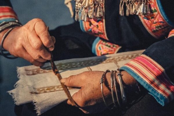 Reviving Heritage: The Timeless Art of Buyi Batik in Guizhou Province Reviving_Heritage__The_Timeless_Art_of_Buyi_Batik_in_Guizhou_Province