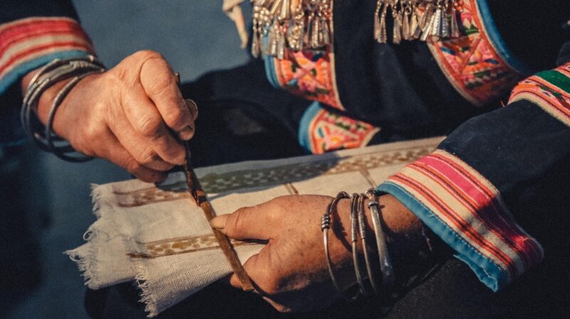 Reviving_Heritage__The_Timeless_Art_of_Buyi_Batik_in_Guizhou_Province - Khabar Asia Reviving_Heritage__The_Timeless_Art_of_Buyi_Batik_in_Guizhou_Province