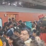 Stampede_at_New_Delhi_Train_Station_Claims_18_Lives video poster