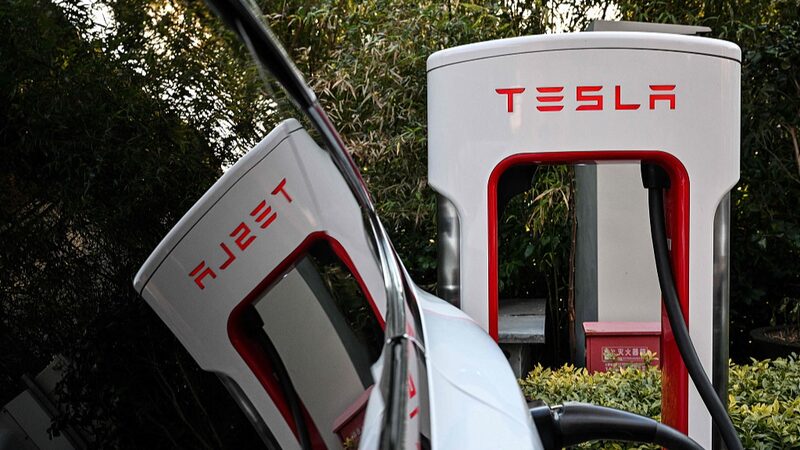 Tesla_Rolls_Out_Limited_FSD_Features_in_China_Amid_Local_Competitors__Rise - Khabar Asia Tesla_Rolls_Out_Limited_FSD_Features_in_China_Amid_Local_Competitors__Rise