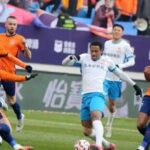 Thrilling_2_2_Qingdao_Derby_Draw__Shanghai_Port_Clinches_Victory_Over_Shenzhen