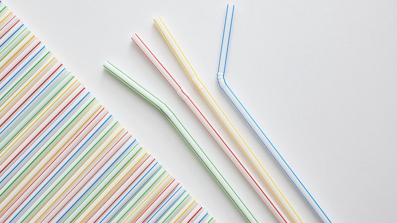 Trump_Reverses_Federal_Shift__Backs_Return_to_Plastic_Straws - Khabar Asia Trump_Reverses_Federal_Shift__Backs_Return_to_Plastic_Straws
