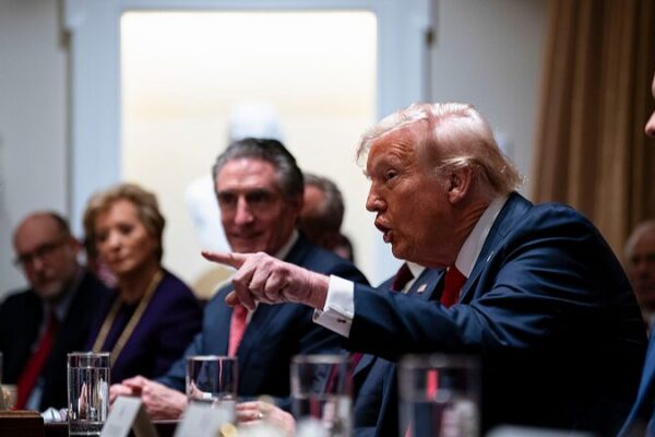US and Ukraine Sign Minerals Deal Amid Concerns of Resource Exploitation US_and_Ukraine_Sign_Minerals_Deal_Amid_Concerns_of_Resource_Exploitation