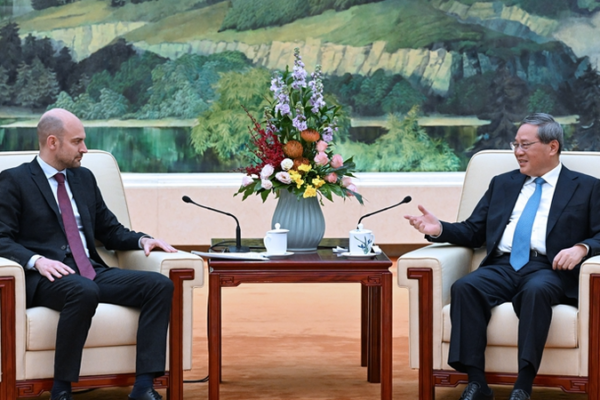 China-France Strengthen Ties to Boost Global Stability China_France_Strengthen_Ties_to_Boost_Global_Stability