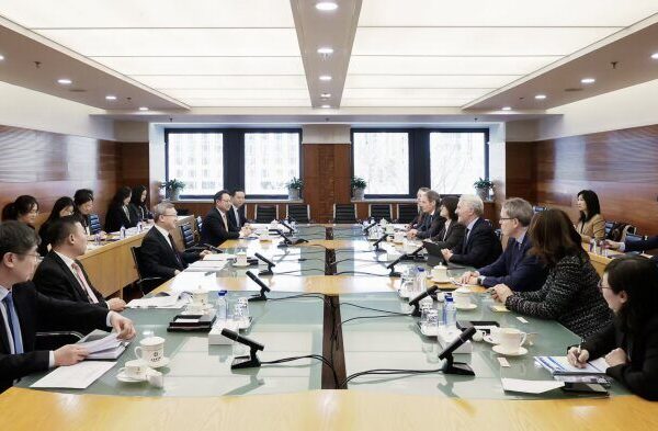 China_Stresses_Stable_Trade_Ties_with_U_S__as_Key_to_Global_Growth