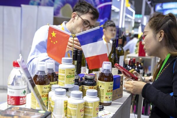 China, France Vow Dialogue-Driven Solutions to Trade Challenges China__France_Vow_Dialogue_Driven_Solutions_to_Trade_Challenges