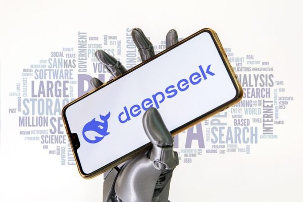DeepSeek Unveils Five AI Tools in Collaborative Open Source Week DeepSeek_Unveils_Five_AI_Tools_in_Collaborative_Open_Source_Week