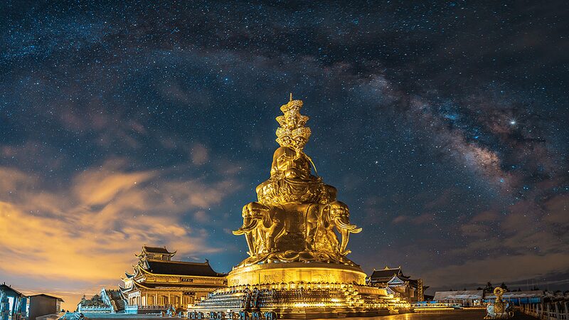 Experience_the_Beauty_of_Mount_Emei_s_Golden_Summit - Khabar Asia Experience_the_Beauty_of_Mount_Emei_s_Golden_Summit