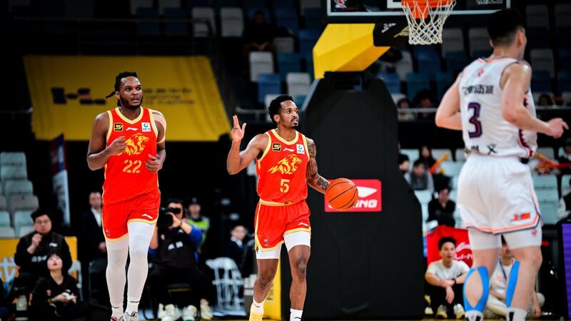 Guangsha_Lions_Roar_to_Record_35th_CBA_Win_Against_Shanghai_Sharks