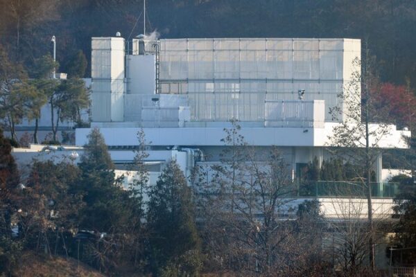 Impeached ROK President Yoon Suk-yeol Released Ahead of Trial Impeached_ROK_President_Yoon_Suk_yeol_Released_Ahead_of_Trial video poster