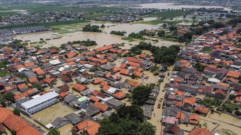 Jakarta_Floods_Displace_Thousands__One_Dead - Khabar Asia Jakarta_Floods_Displace_Thousands__One_Dead