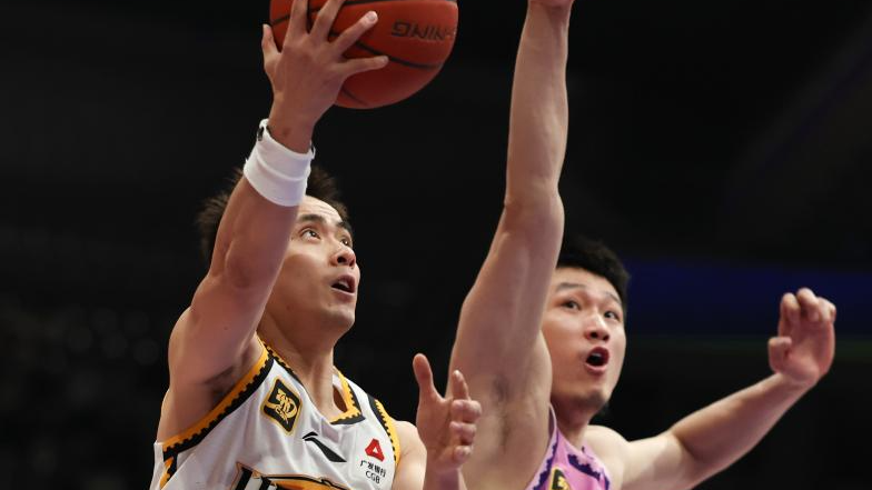 Liaoning_Strengthens_CBA_Playoff_Position_With_Decisive_Road_Win