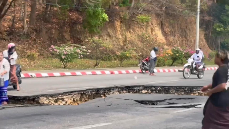 Myanmar_Earthquake_Survivors_Urge_Aid_After_Capital_Rocked_by_7_7_Quake_poster - Khabar Asia Myanmar_Earthquake_Survivors_Urge_Aid_After_Capital_Rocked_by_7_7_Quake video poster