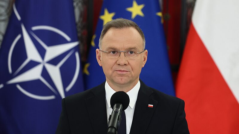 Poland_s_President_Urges_U_S__Nuclear_Deployment_to_Deter_Russia__FT_Report