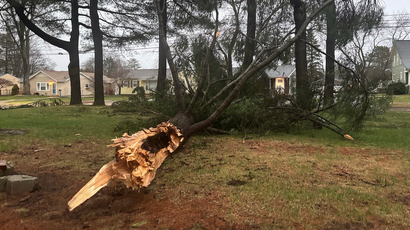 Severe_Storms_Disrupt_Power_in_Great_Lakes__Tennessee_on_Alert - Khabar Asia Severe_Storms_Disrupt_Power_in_Great_Lakes__Tennessee_on_Alert