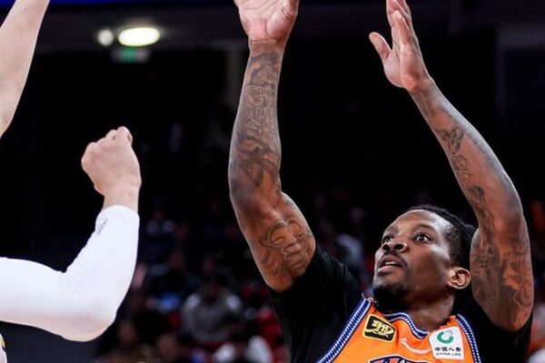 Shanghai Sharks Hand CBA Leaders Guangsha First Losing Streak Shanghai_Sharks_Hand_CBA_Leaders_Guangsha_First_Losing_Streak