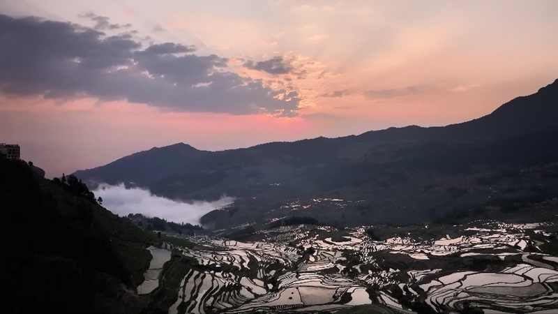 Tourism_Revitalizes_Yunnan_s_1_300_Year_Old_Rice_Terraces video poster