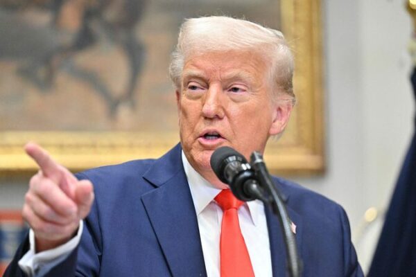 Trump_Implements_25__Tariffs_on_Mexico_and_Canada__US_Stocks_Plunge