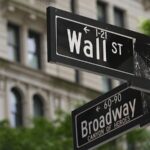 Wall_Street_Plunges_After_Trump_Imposes_Tariffs_on_Canada__Mexico - Khabar Asia Wall_Street_Plunges_After_Trump_Imposes_Tariffs_on_Canada__Mexico