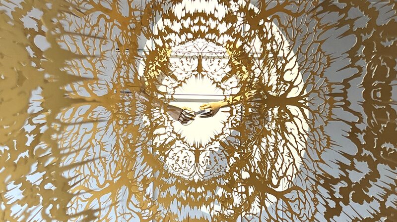 Wooden_Robotic_Arm_Revives_Traditional_Paper_Cutting_in_Beijing_Art_Exhibition - Khabar Asia Wooden_Robotic_Arm_Revives_Traditional_Paper_Cutting_in_Beijing_Art_Exhibition