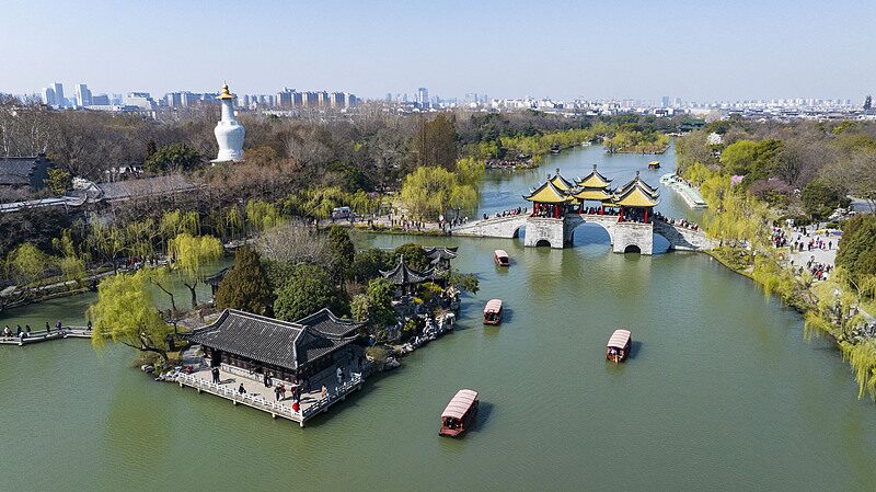 Yangzhou_s_Slender_West_Lake_Blooms_with_Spring_Charm - Khabar Asia Yangzhou_s_Slender_West_Lake_Blooms_with_Spring_Charm