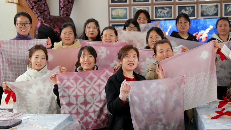 Yinchuan_s_Wine___Tie_Dye_Craft_Marks_Women_s_Day