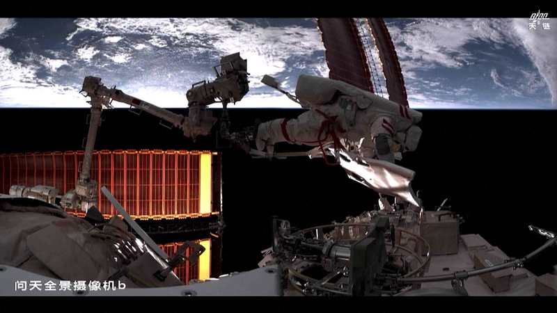828JG8HDXM8GM7Y4VST8 - Khabar Asia China’s Shenzhou-19 Crew Sets Spacewalk Record in 175-Day Mission