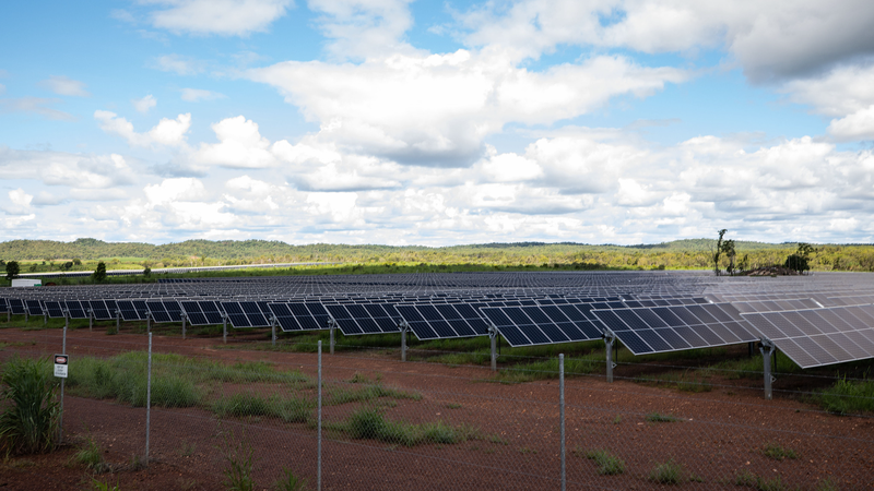 Australian_Scientists_Achieve_Solar_Efficiency_Breakthrough_with_Eco_Friendly_Tech