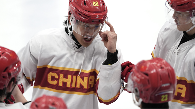 China_Clinches_Thrilling_4_3_Win_Over_Croatia_at_Ice_Hockey_Worlds