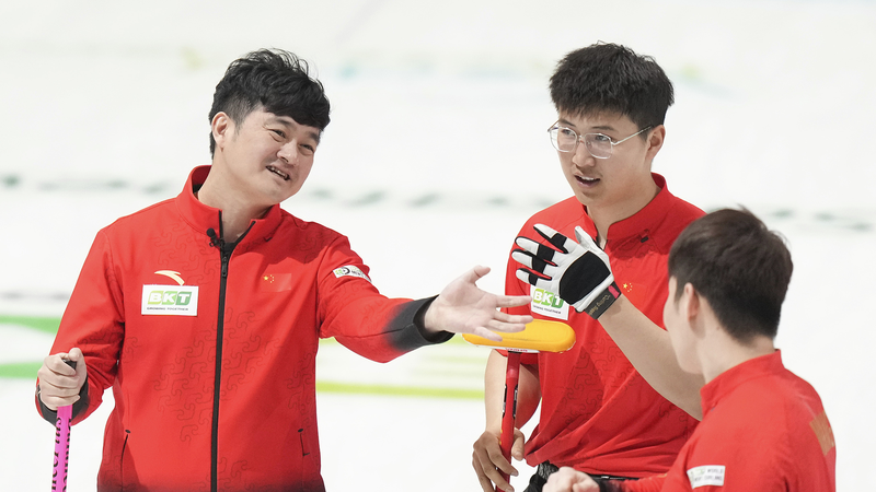 China_Edges_Scotland_in_Curling_Playoff_Push_at_World_Championship