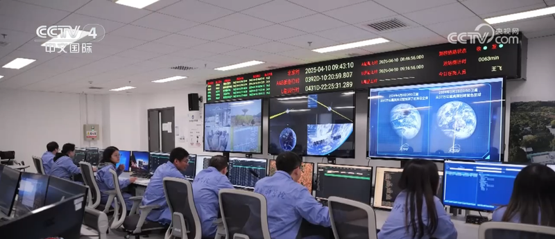 China_Launches_Pioneering_Earth_Moon_Satellite_Constellation