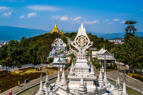 Discover_the_Serene_Majesty_of_Menghuan_Silver_Pagoda_in_Yunnan video poster