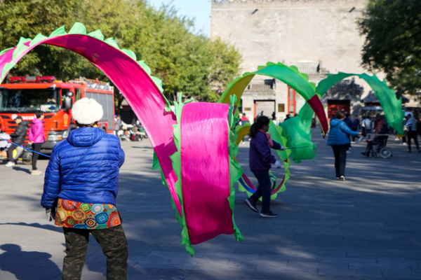 Fitness Dragon Dance Blends Tradition with Modern Workouts Fitness_Dragon_Dance_Blends_Tradition_with_Modern_Workouts