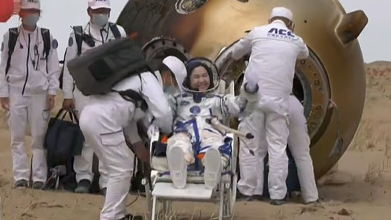 Historic Shenzhou-19 Landing: Female Astronaut Wang Haoze Exits Capsule Historic_Shenzhou_19_Landing__Female_Astronaut_Wang_Haoze_Exits_Capsule video poster